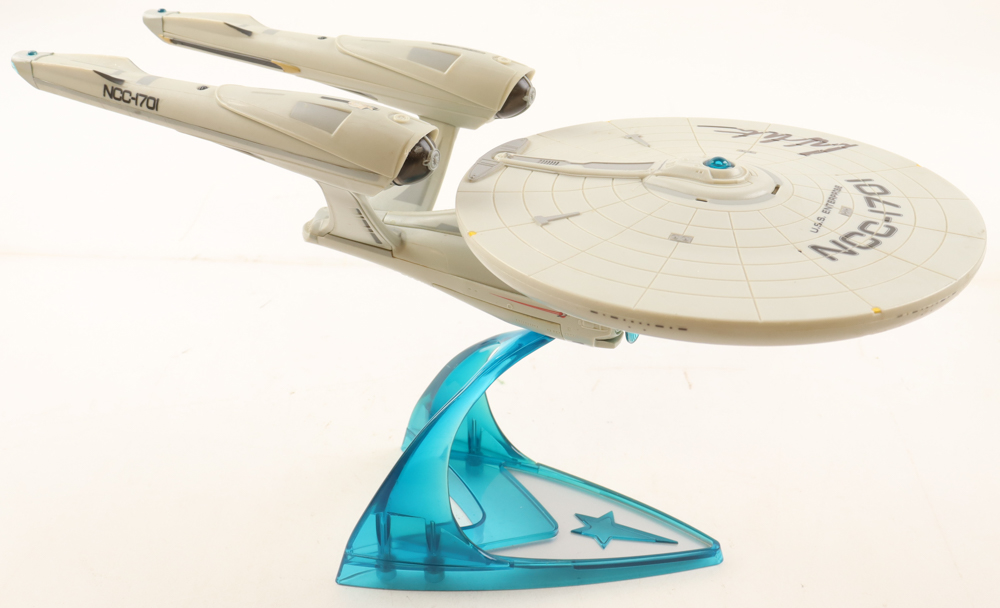 William Shatner Signed "Star Trek" Enterprise 15" Light-Up Figurine (JSA) at PristineAuction.com William Shatner Signed "Star Trek" Enterprise 15" Light-Up Figurine (JSA) at PristineAuction.com