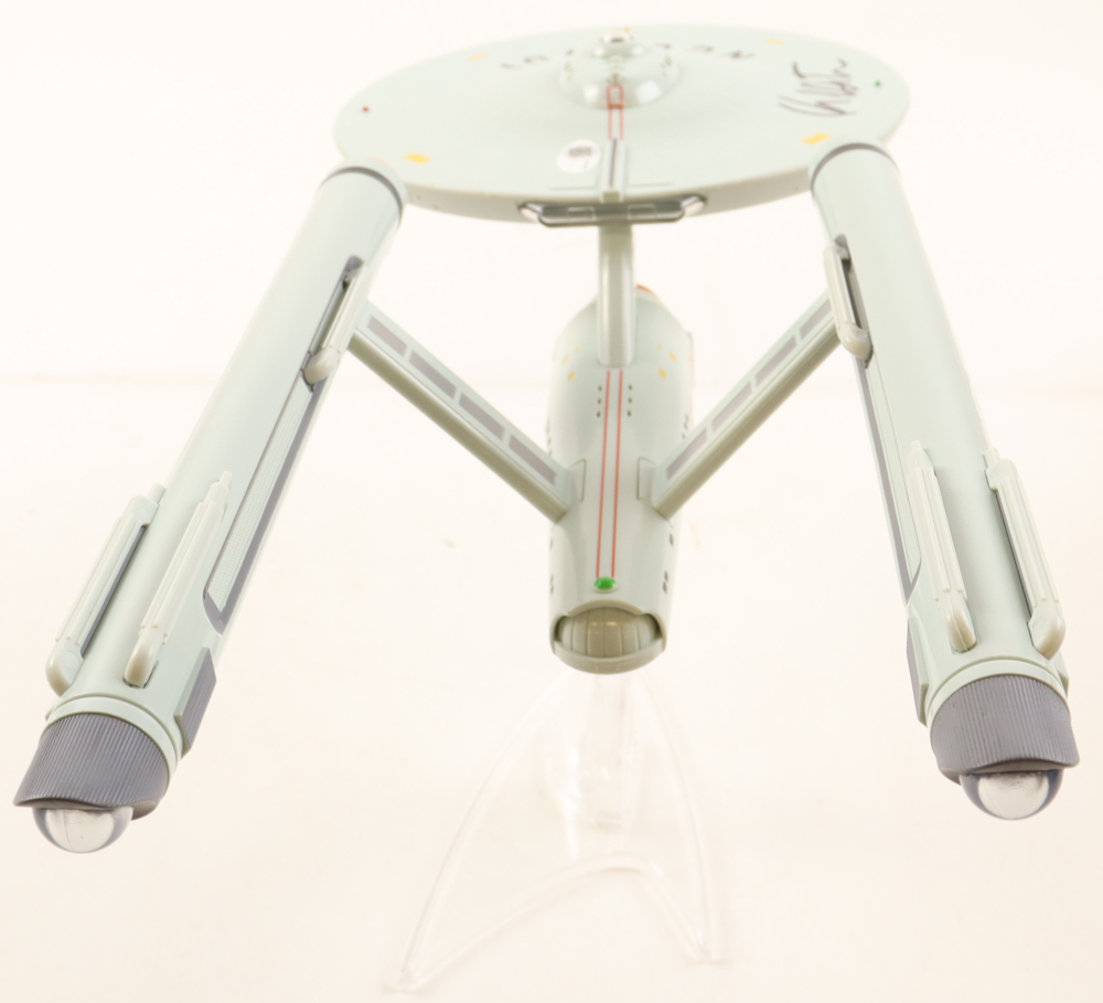 William Shatner Signed "Star Trek" Enterprise 20" Light-Up Figurine (JSA) at PristineAuction.com William Shatner Signed "Star Trek" Enterprise 20" Light-Up Figurine (JSA) at PristineAuction.com