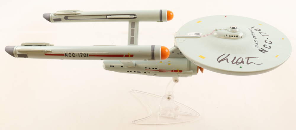 William Shatner Signed "Star Trek" Enterprise 20" Light-Up Figurine (JSA) at PristineAuction.com William Shatner Signed "Star Trek" Enterprise 20" Light-Up Figurine (JSA) at PristineAuction.com