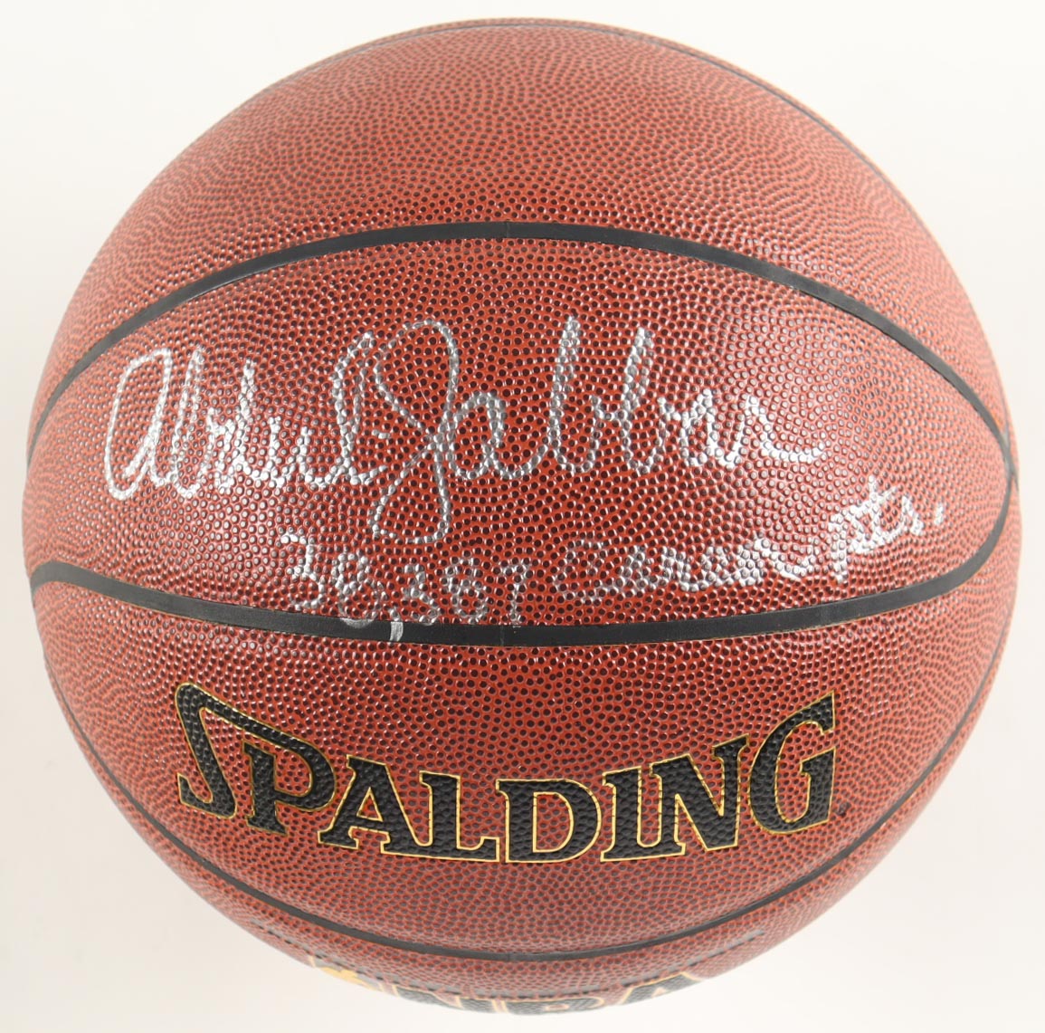 Kareem Abdul-Jabbar Signed NBA Basketball With Display Case Inscribed "38,387 Career Pts" (Schwartz Sports) at PristineAuction.com Kareem Abdul-Jabbar Signed NBA Basketball With Display Case Inscribed "38,387 Career Pts" (Schwartz Sports) at PristineAuction.com