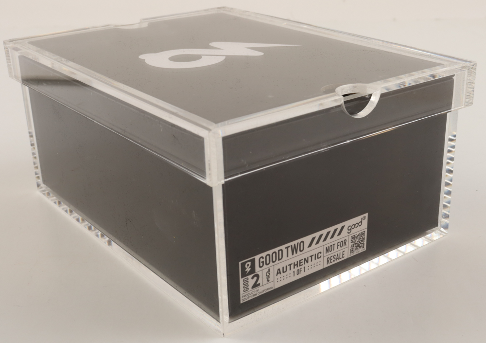 Anthony Edwards PiggyBanx- New Era Nostalgia "Man In The Mirror" Refractor #1/1 with Display Box at PristineAuction.com Anthony Edwards PiggyBanx- New Era Nostalgia "Man In The Mirror" Refractor #1/1 with Display Box at PristineAuction.com