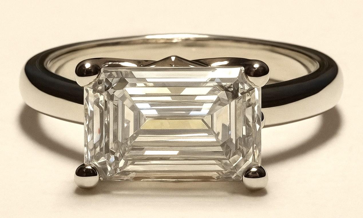 New 2.84 Carats Lab Grown Diamond Ring F, VS2 | Estimated Retail Value: $5,500 (UGL & IGI) at PristineAuction.com New 2.84 Carats Lab Grown Diamond Ring F, VS2 | Estimated Retail Value: $5,500 (UGL & IGI) at PristineAuction.com