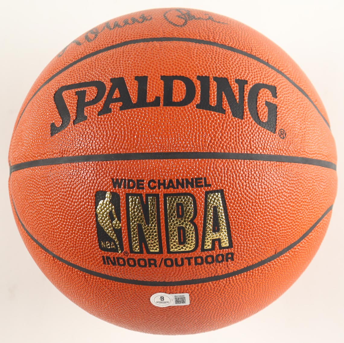 Robert Parish Signed NBA Basketball (Beckett) at PristineAuction.com Robert Parish Signed NBA Basketball (Beckett) at PristineAuction.com