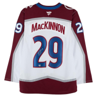 Nathan MacKinnon Signed Avalanche Fanatics Jersey (Fanatics) at PristineAuction.com