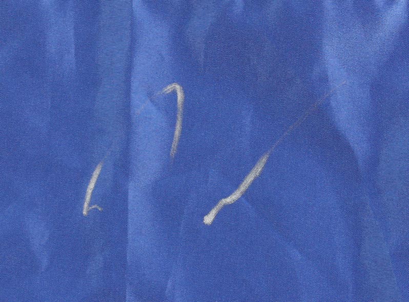 Jeremy Allen White Signed Apron (AutographCOA) at PristineAuction.com Jeremy Allen White Signed Apron (AutographCOA) at PristineAuction.com