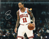 DeMar DeRozan Signed Bulls 16x20 Photo (Beckett) at PristineAuction.com