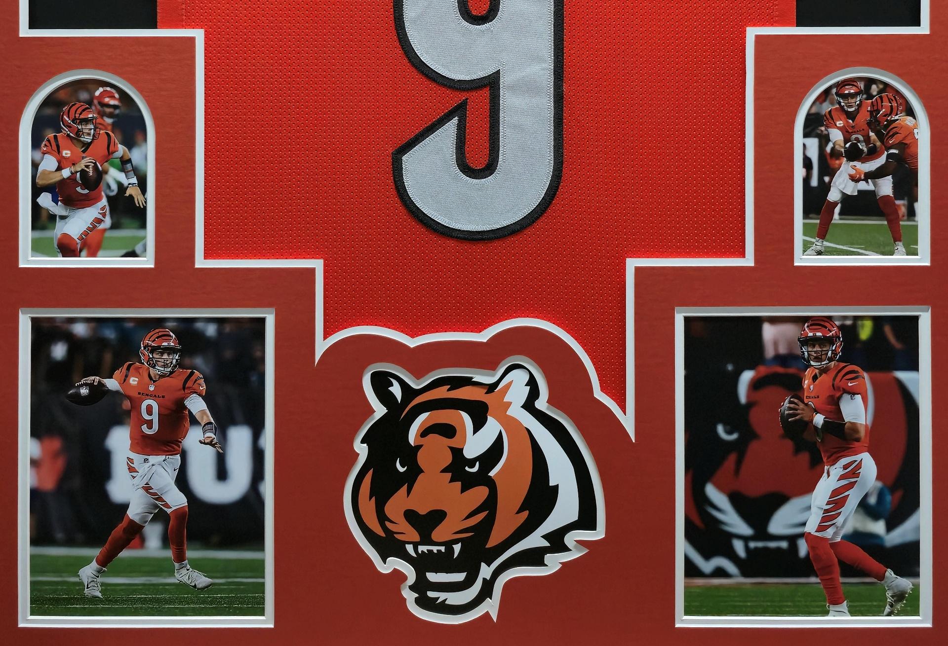 Joe Burrow Custom Framed Jersey Display at PristineAuction.com Joe Burrow Custom Framed Jersey Display at PristineAuction.com