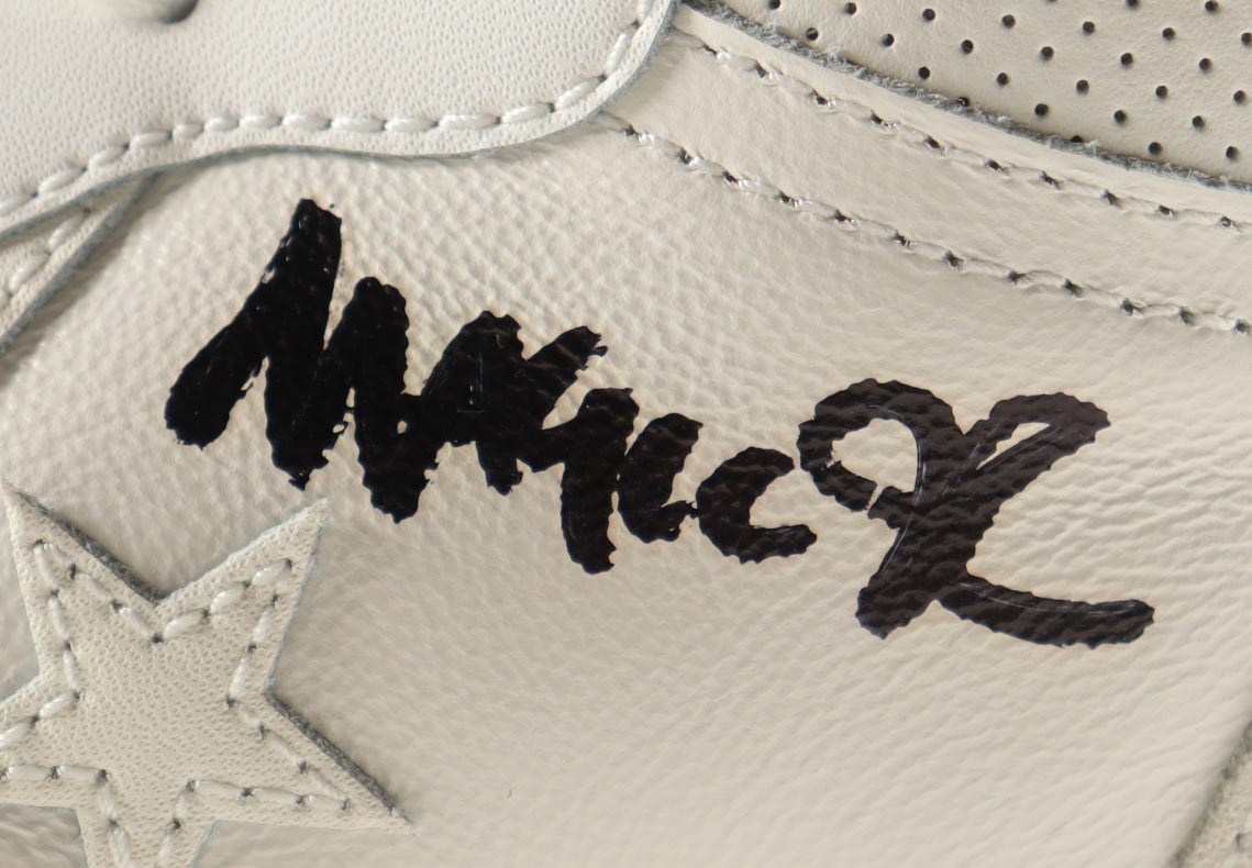 Larry Bird & Magic Johnson Signed Pair Of Converse Weapon Basketball Shoes (PSA & Beckett) at PristineAuction.com Larry Bird & Magic Johnson Signed Pair Of Converse Weapon Basketball Shoes (PSA & Beckett) at PristineAuction.com