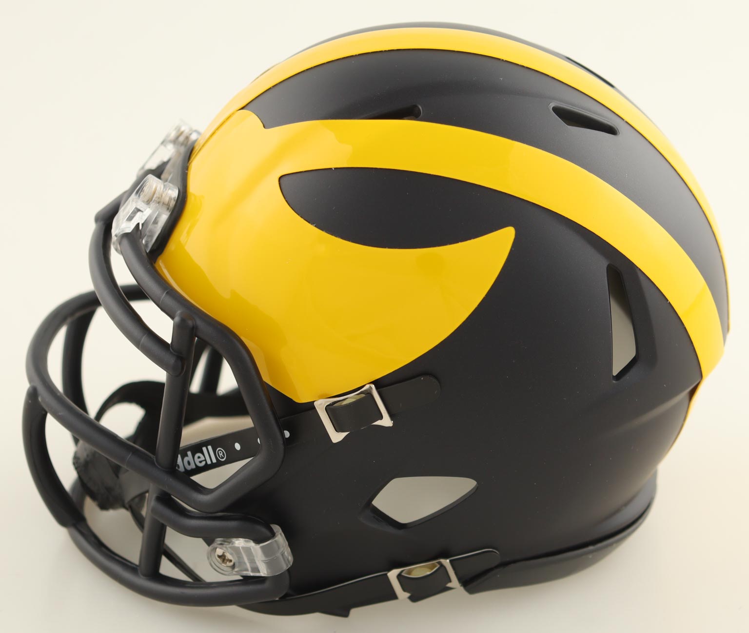 Jaylen Harrell Signed Michigan Wolverines Speed Mini Helmet (Schwartz) at PristineAuction.com Jaylen Harrell Signed Michigan Wolverines Speed Mini Helmet (Schwartz) at PristineAuction.com