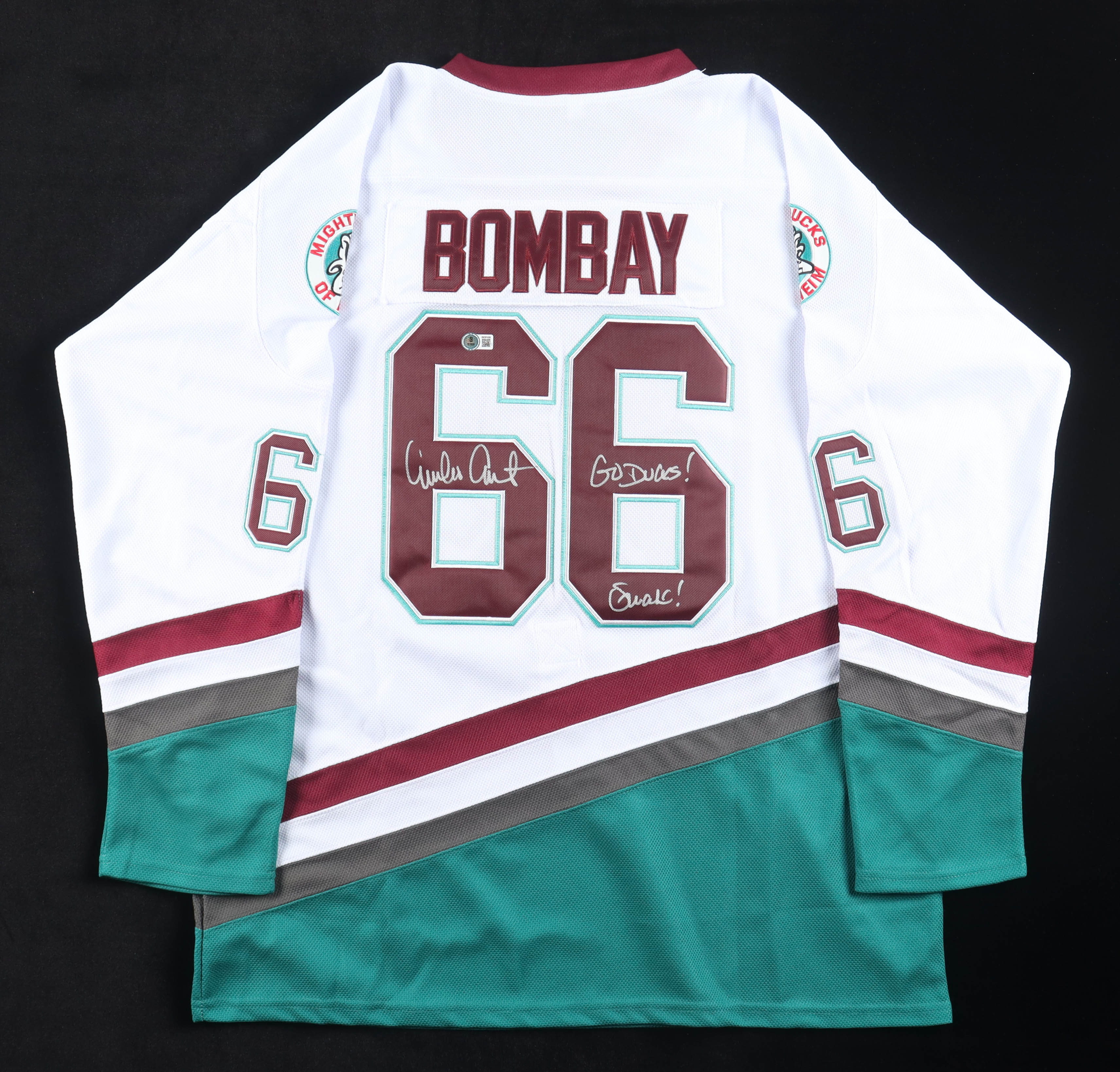 Emilio Estevez Signed "The Mighty Ducks" Jersey Inscribed "Go Ducks!" & "Quack!" (Beckett) at PristineAuction.com Emilio Estevez Signed "The Mighty Ducks" Jersey Inscribed "Go Ducks!" & "Quack!" (Beckett) at PristineAuction.com