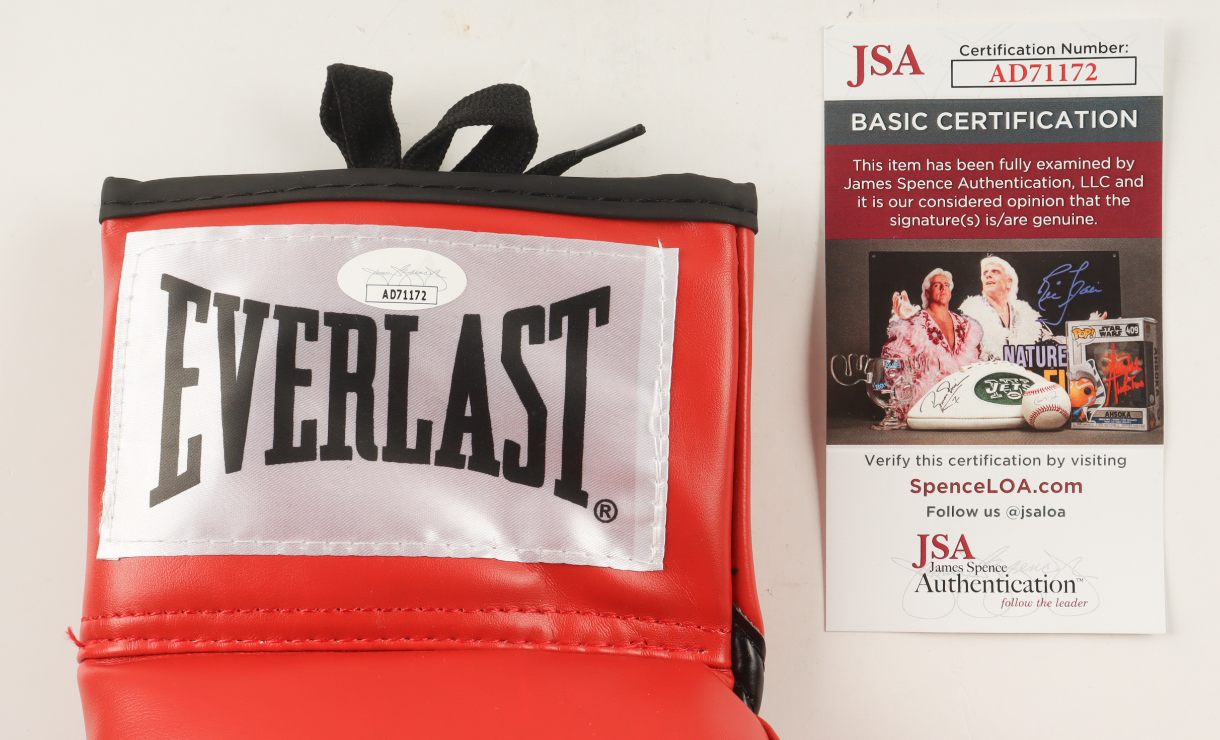 Roberto Duran Signed Everlast Boxing Glove (JSA) at PristineAuction.com Roberto Duran Signed Everlast Boxing Glove (JSA) at PristineAuction.com