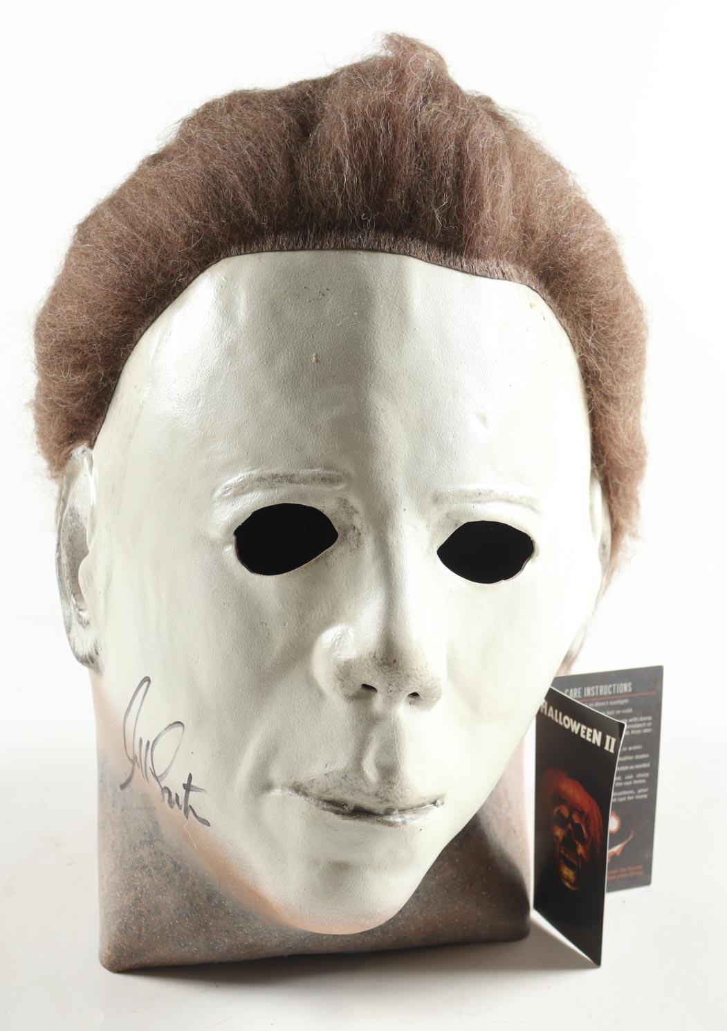 William Shatner Signed "Halloween" Michael Myers Mask (JSA) at PristineAuction.com William Shatner Signed "Halloween" Michael Myers Mask (JSA) at PristineAuction.com