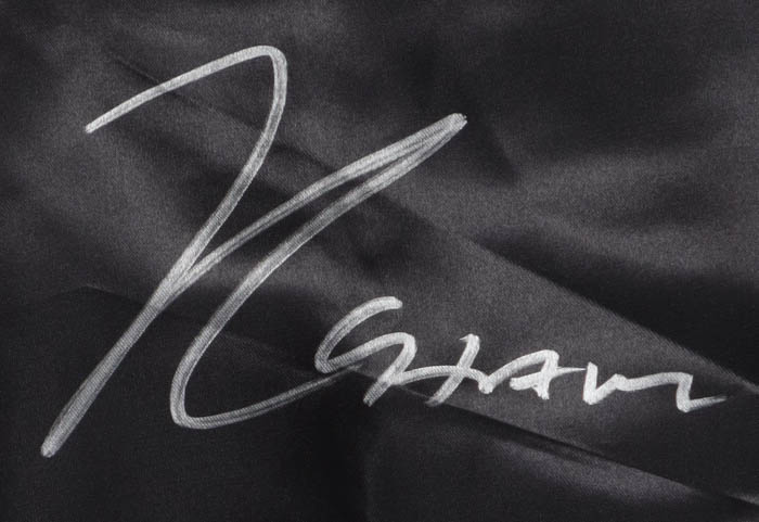 Julio Cesar Chavez, Marco Barrera & Erik Morales Signed Cleto Reyes Boxing Robe (JSA) at PristineAuction.com Julio Cesar Chavez, Marco Barrera & Erik Morales Signed Cleto Reyes Boxing Robe (JSA) at PristineAuction.com