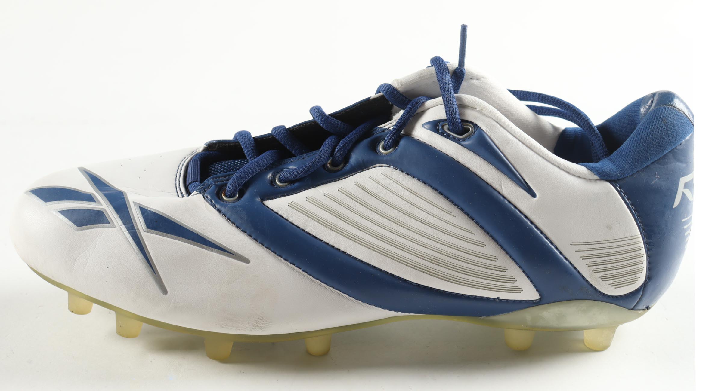 Mel Renfro Signed Reebok NFL Football Cleat Inscribed "HOF - 96" (Beckett) at PristineAuction.com Mel Renfro Signed Reebok NFL Football Cleat Inscribed "HOF - 96" (Beckett) at PristineAuction.com