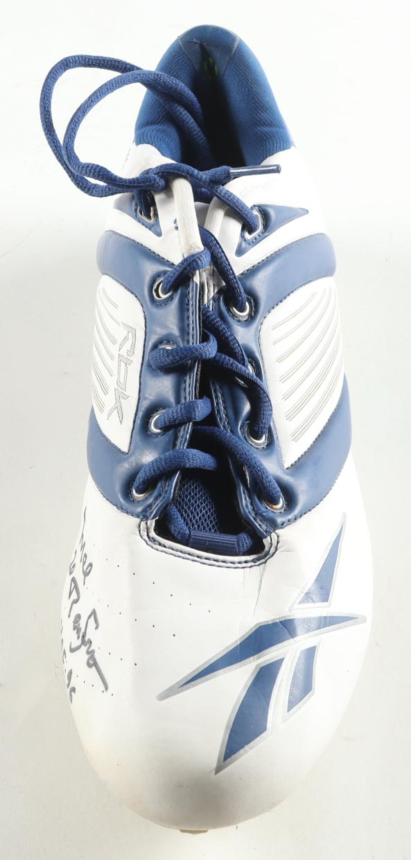 Mel Renfro Signed Reebok NFL Football Cleat Inscribed "HOF - 96" (Beckett) at PristineAuction.com Mel Renfro Signed Reebok NFL Football Cleat Inscribed "HOF - 96" (Beckett) at PristineAuction.com