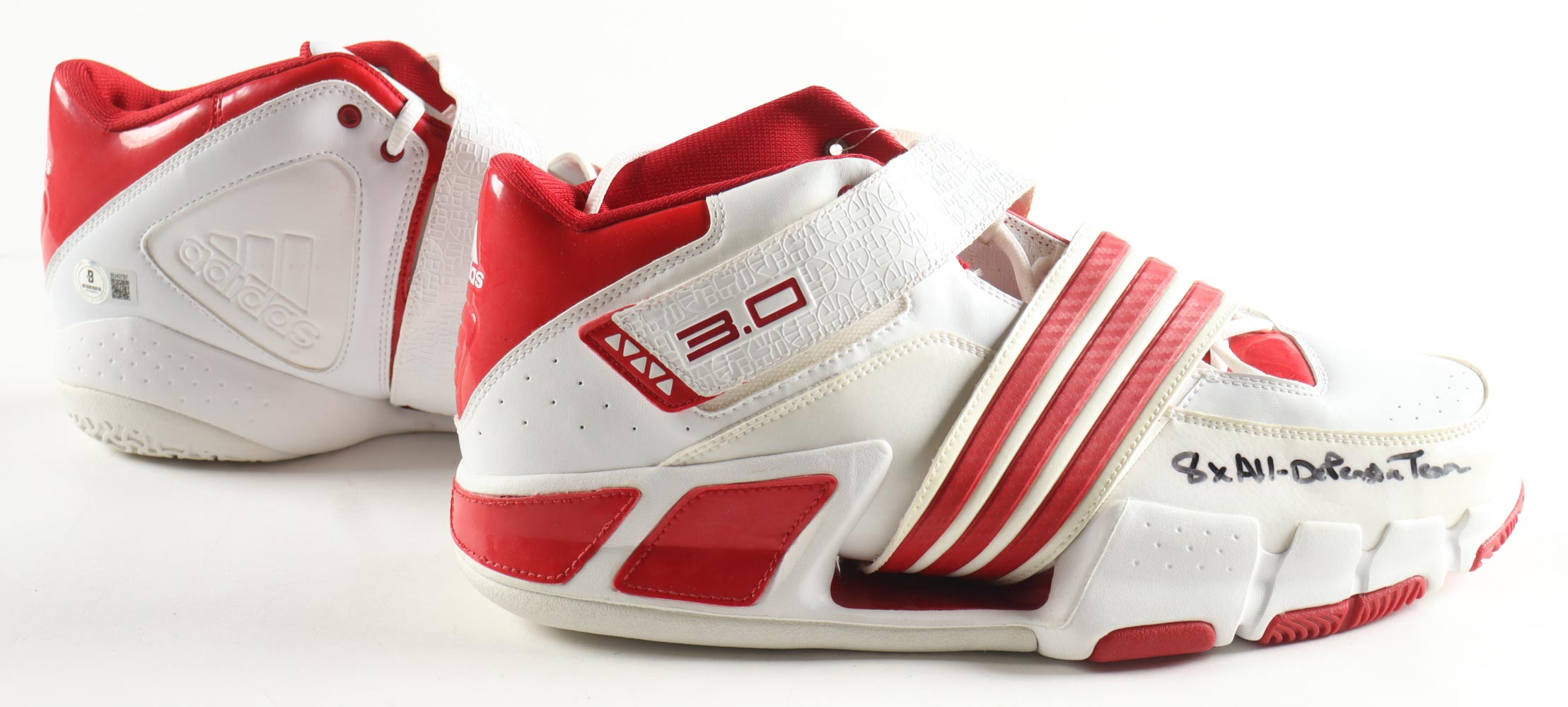 Bobby Jones Signed Pair of Adidas Piranha 3.0 Basketball Shoes Inscribed "8x All-Defensive Team" (Beckett) at PristineAuction.com Bobby Jones Signed Pair of Adidas Piranha 3.0 Basketball Shoes Inscribed "8x All-Defensive Team" (Beckett) at PristineAuction.com