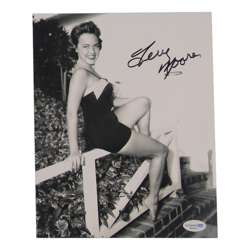 Terry Moore Signed 8x10 Photo (ACOA) at PristineAuction.com Terry Moore Signed 8x10 Photo (ACOA) at PristineAuction.com