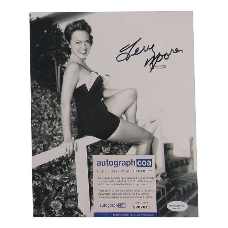 Terry Moore Signed 8x10 Photo (ACOA) at PristineAuction.com Terry Moore Signed 8x10 Photo (ACOA) at PristineAuction.com