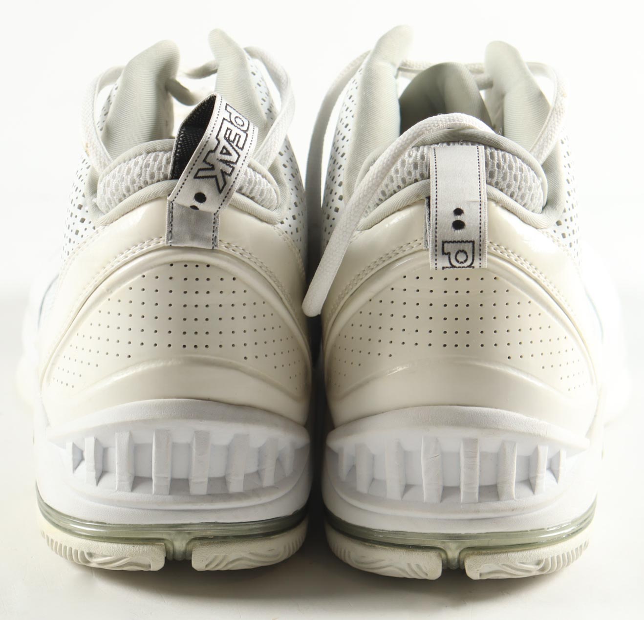 Shane Battier Signed Pair of Peak Tony Parker 3 Basketball Shoes (Beckett) at PristineAuction.com Shane Battier Signed Pair of Peak Tony Parker 3 Basketball Shoes (Beckett) at PristineAuction.com