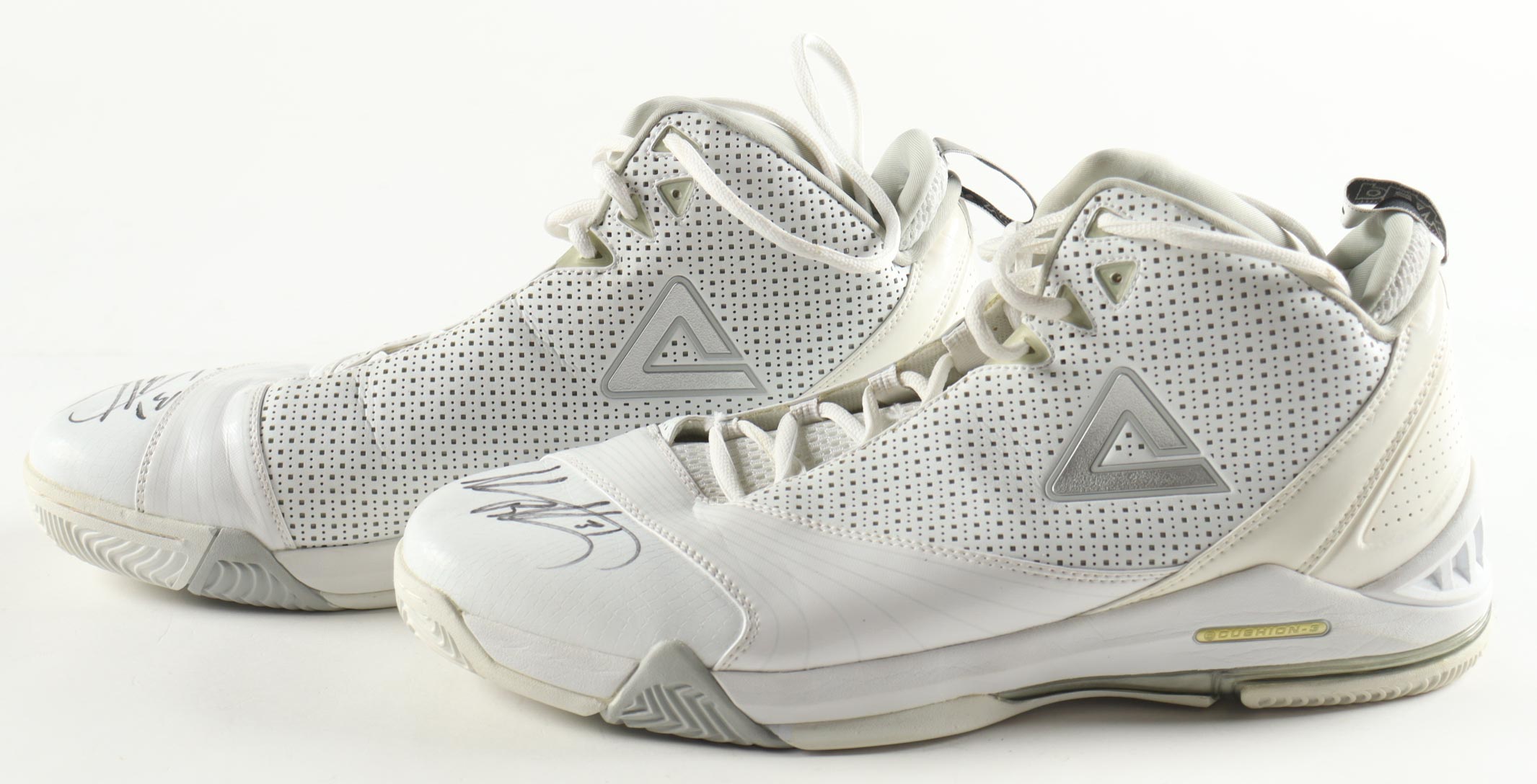 Shane Battier Signed Pair of Peak Tony Parker 3 Basketball Shoes (Beckett) at PristineAuction.com Shane Battier Signed Pair of Peak Tony Parker 3 Basketball Shoes (Beckett) at PristineAuction.com