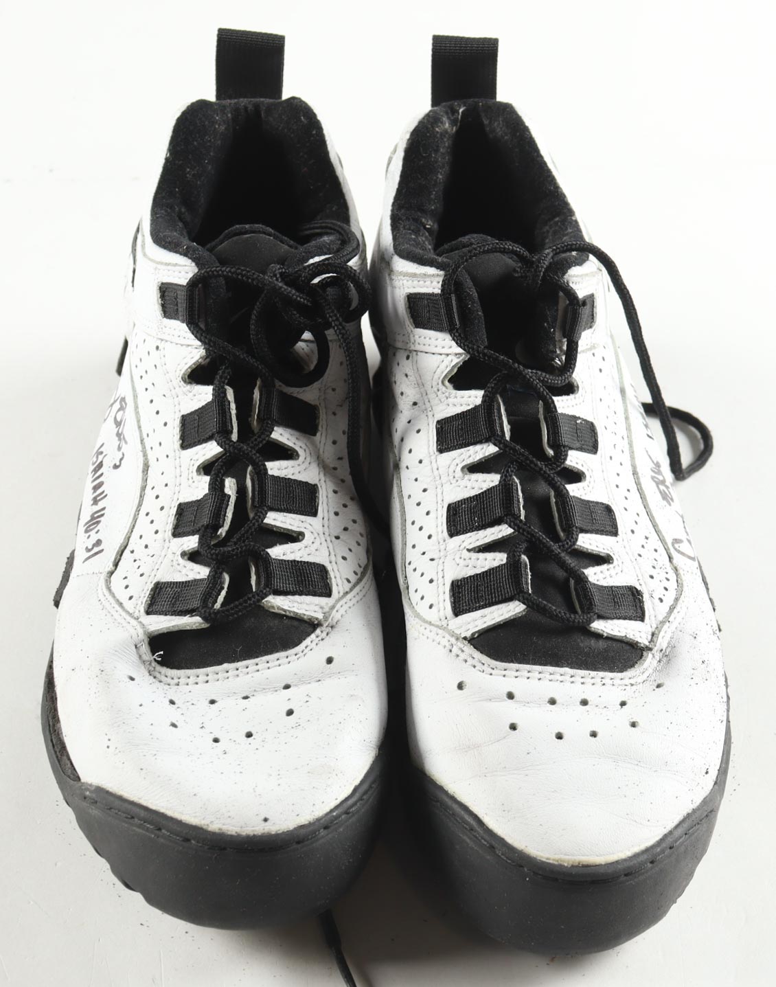 Craig Ehlo Signed Pair of Nike Air Jordan Basketball Shoes with Inscriptions (Beckett) at PristineAuction.com Craig Ehlo Signed Pair of Nike Air Jordan Basketball Shoes with Inscriptions (Beckett) at PristineAuction.com