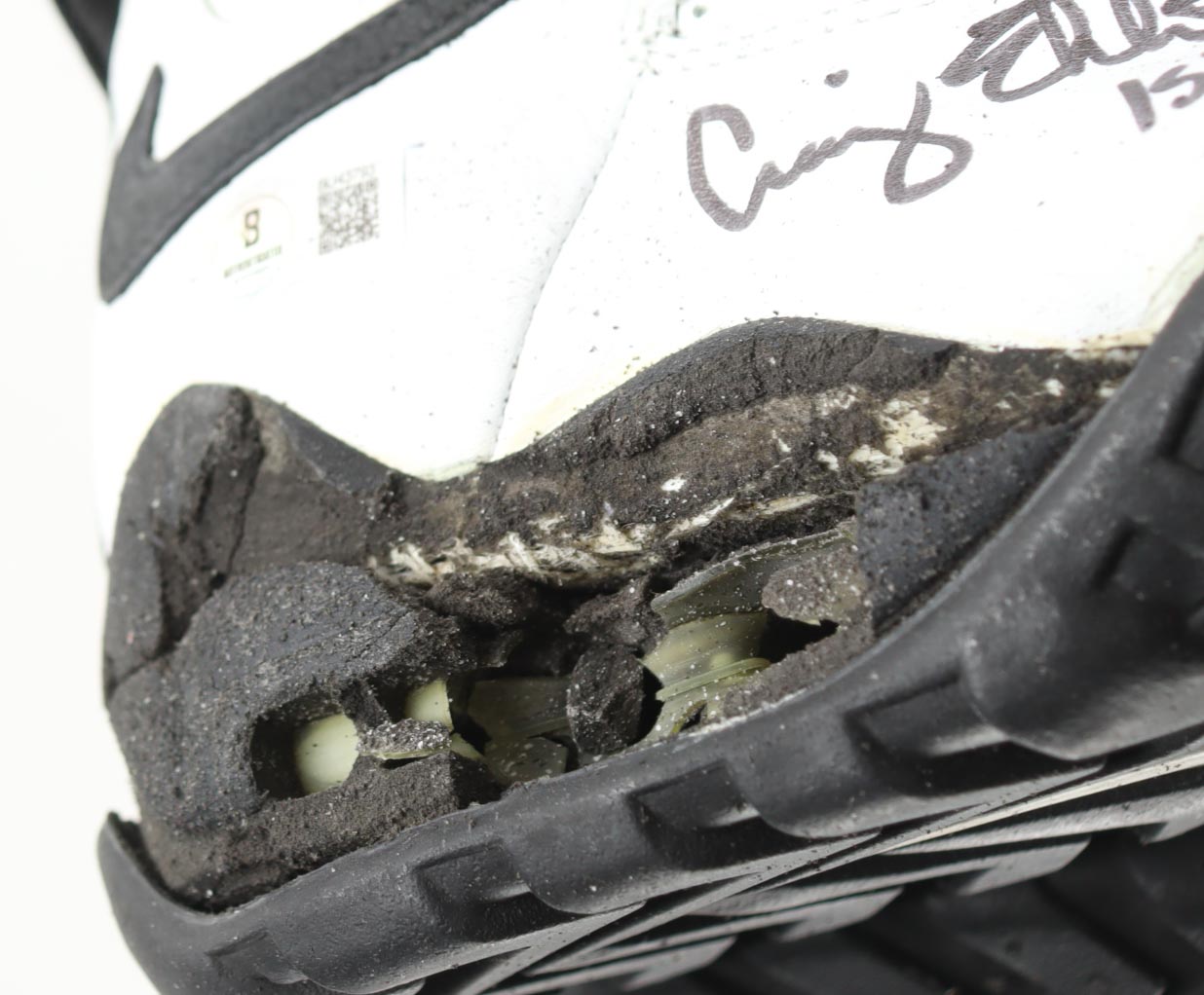 Craig Ehlo Signed Pair of Nike Air Jordan Basketball Shoes with Inscriptions (Beckett) at PristineAuction.com Craig Ehlo Signed Pair of Nike Air Jordan Basketball Shoes with Inscriptions (Beckett) at PristineAuction.com