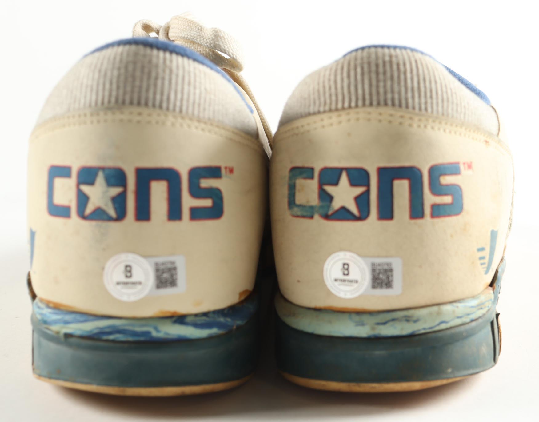 K.C. Jones Signed Pair of Vintage Converse Cons ERX 300 Basketball Shoes (Beckett) at PristineAuction.com K.C. Jones Signed Pair of Vintage Converse Cons ERX 300 Basketball Shoes (Beckett) at PristineAuction.com