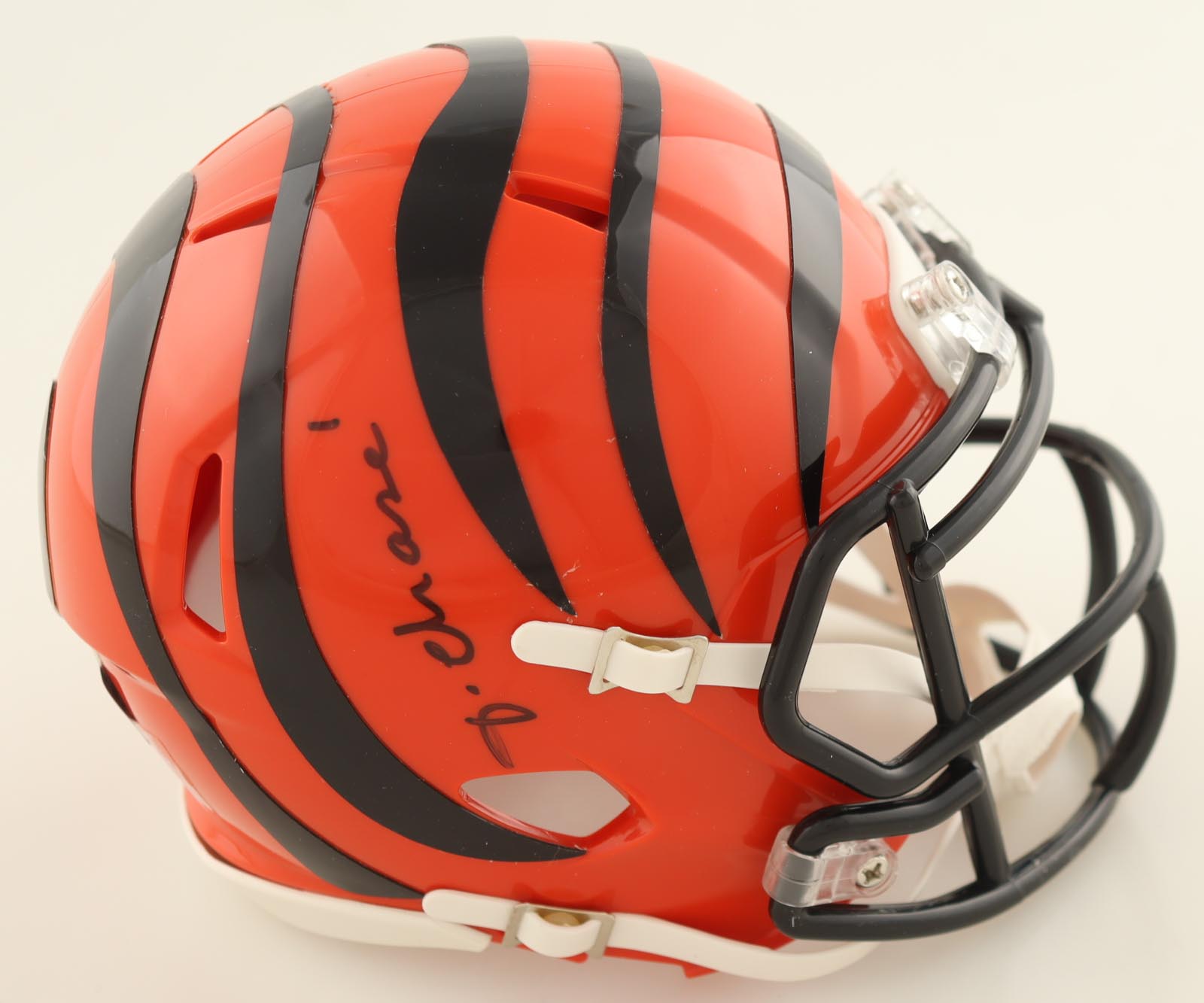 Ja'Marr Chase Signed Bengals Speed Mini Helmet (Beckett) at PristineAuction.com Ja'Marr Chase Signed Bengals Speed Mini Helmet (Beckett) at PristineAuction.com