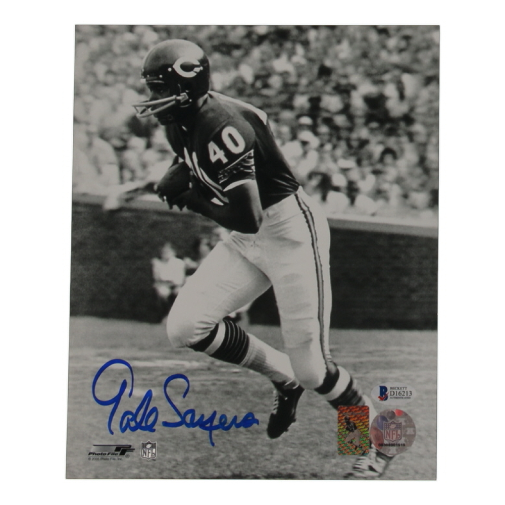 Gale Sayers Signed Bears 8x10 Photo (Beckett) at PristineAuction.com