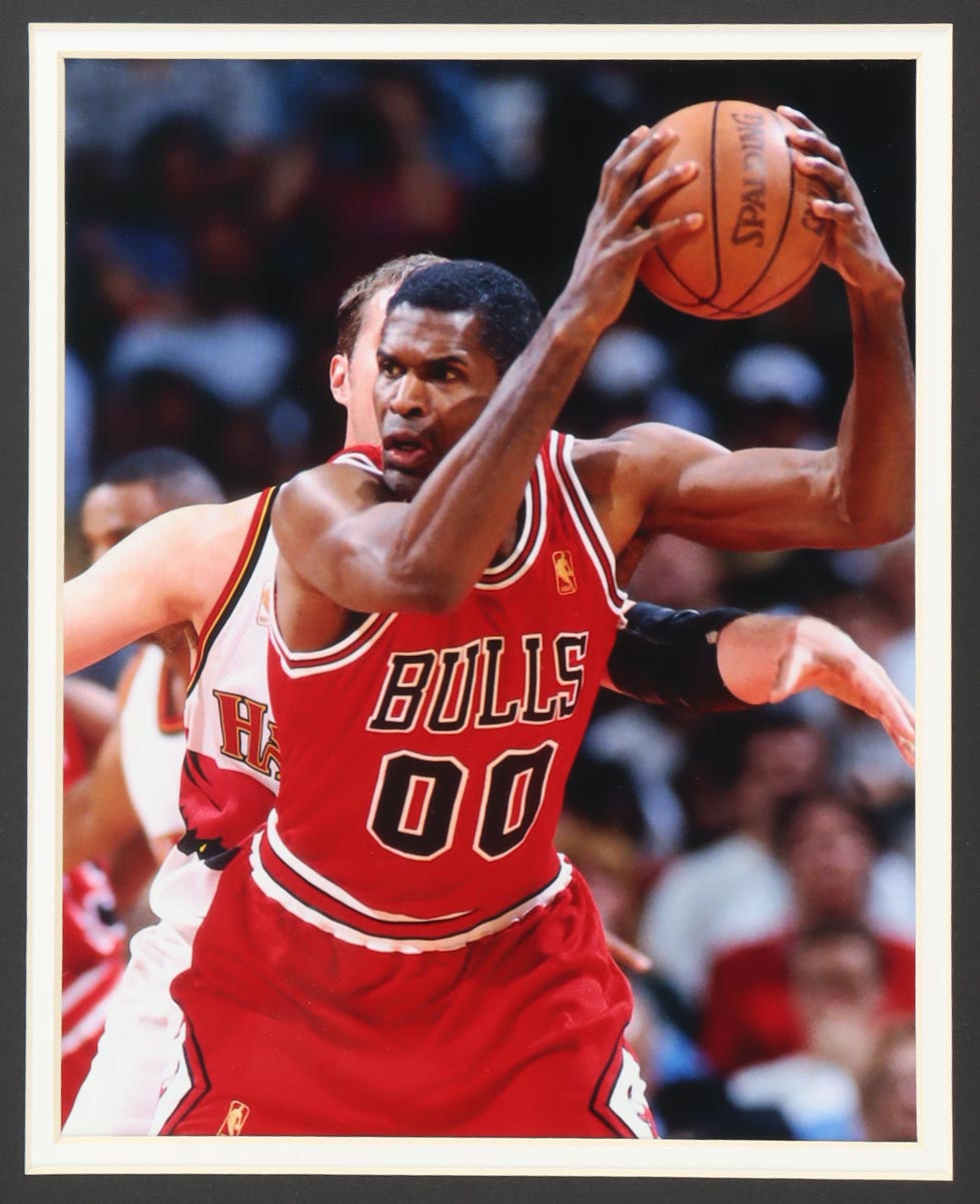 Robert Parish Signed Custom Framed Jersey Display (JSA) at PristineAuction.com Robert Parish Signed Custom Framed Jersey Display (JSA) at PristineAuction.com