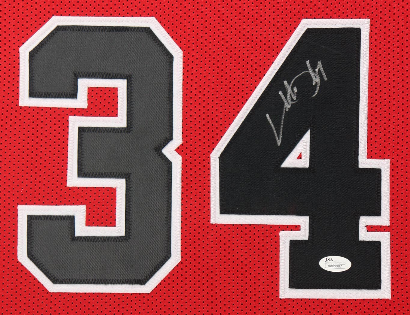 Charles Oakley Signed Custom Framed Jersey Display (JSA) at PristineAuction.com Charles Oakley Signed Custom Framed Jersey Display (JSA) at PristineAuction.com