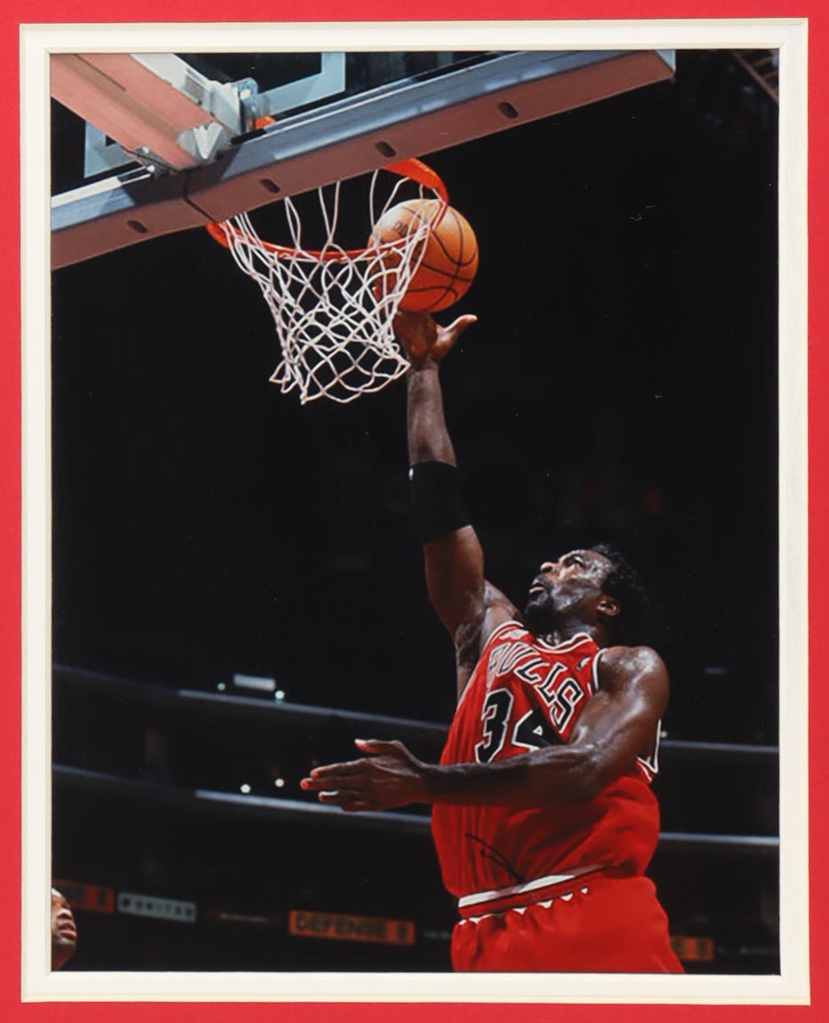 Charles Oakley Signed Custom Framed Jersey Display (JSA) at PristineAuction.com Charles Oakley Signed Custom Framed Jersey Display (JSA) at PristineAuction.com