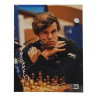 Magnus Carlsen Signed 8x10 Photo (Beckett) at PristineAuction.com