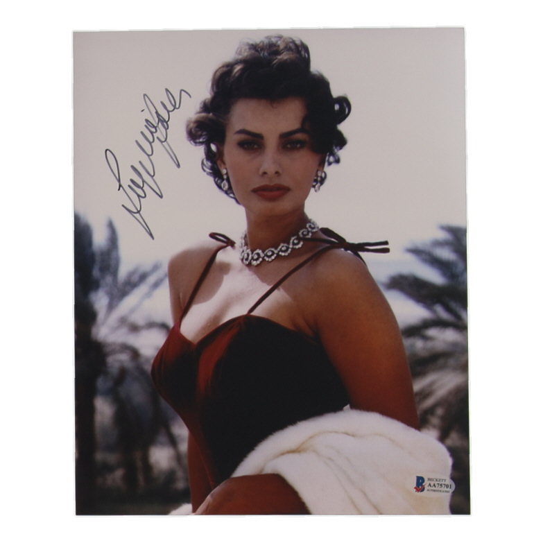 Sophia Loren Signed 8x10 Photo (Beckett) at PristineAuction.com Sophia Loren Signed 8x10 Photo (Beckett) at PristineAuction.com
