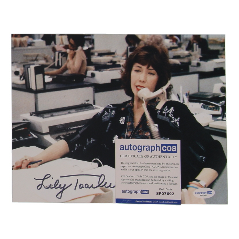 Lily Tomlin Signed "9 to 5" 8x10 Photo (ACOA) at PristineAuction.com Lily Tomlin Signed "9 to 5" 8x10 Photo (ACOA) at PristineAuction.com