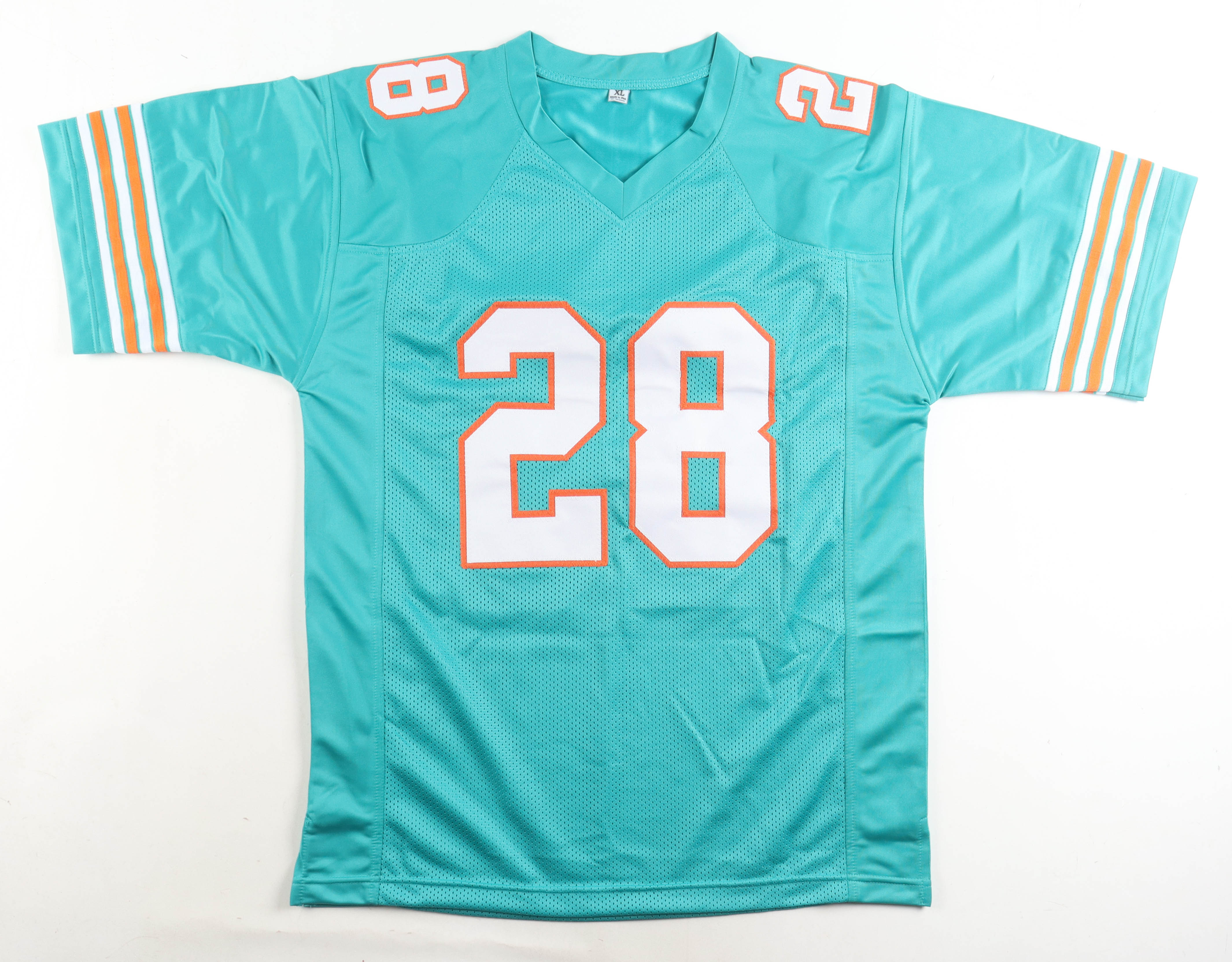 De'Von Achane Signed Jersey (Beckett) at PristineAuction.com De'Von Achane Signed Jersey (Beckett) at PristineAuction.com