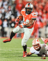 Carlos Hyde Signed Ohio State Buckeyes 16x20 Photo (Beckett) at PristineAuction.com