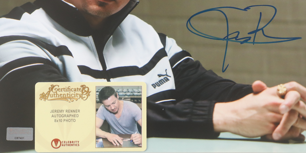 Jeremy Renner Signed "The Town" 8x10 Photo (CA) at PristineAuction.com Jeremy Renner Signed "The Town" 8x10 Photo (CA) at PristineAuction.com