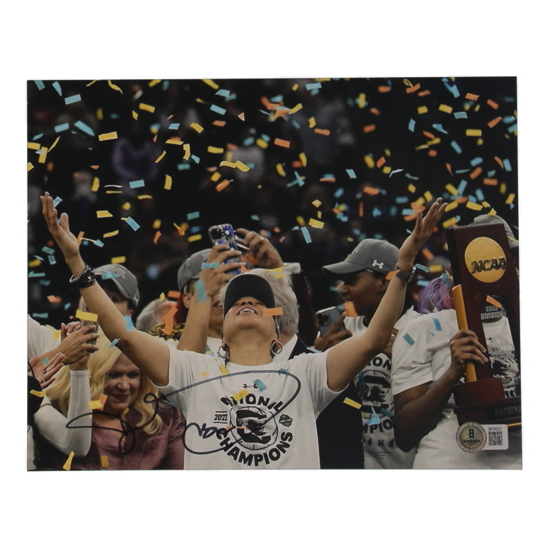 Dawn Staley Signed South Carolina Gamecocks 8x10 Photo (Beckett) at PristineAuction.com Dawn Staley Signed South Carolina Gamecocks 8x10 Photo (Beckett) at PristineAuction.com