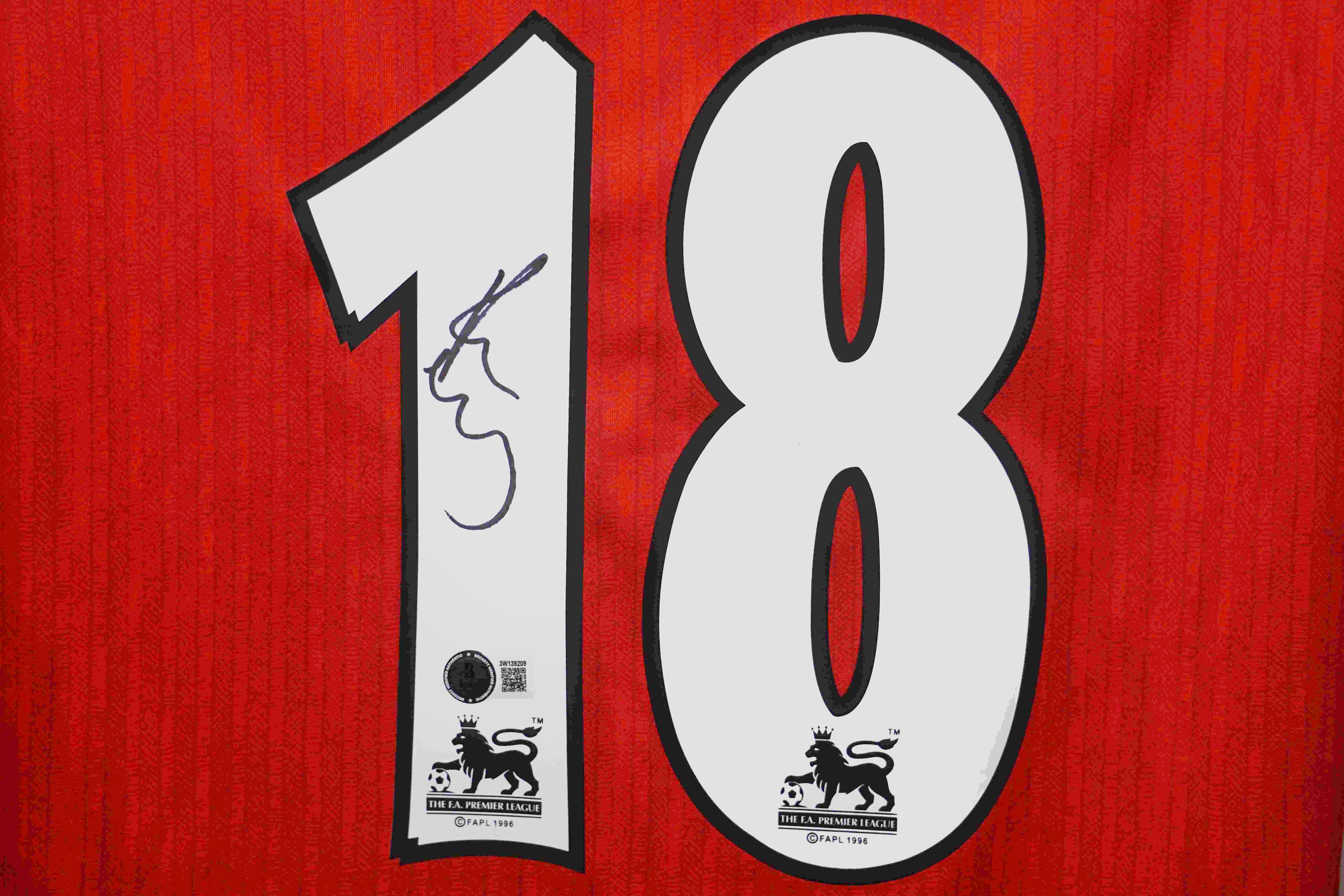 Paul Scholes Signed Manchester United Umbro Authentic Jersey (Beckett) at PristineAuction.com Paul Scholes Signed Manchester United Umbro Authentic Jersey (Beckett) at PristineAuction.com