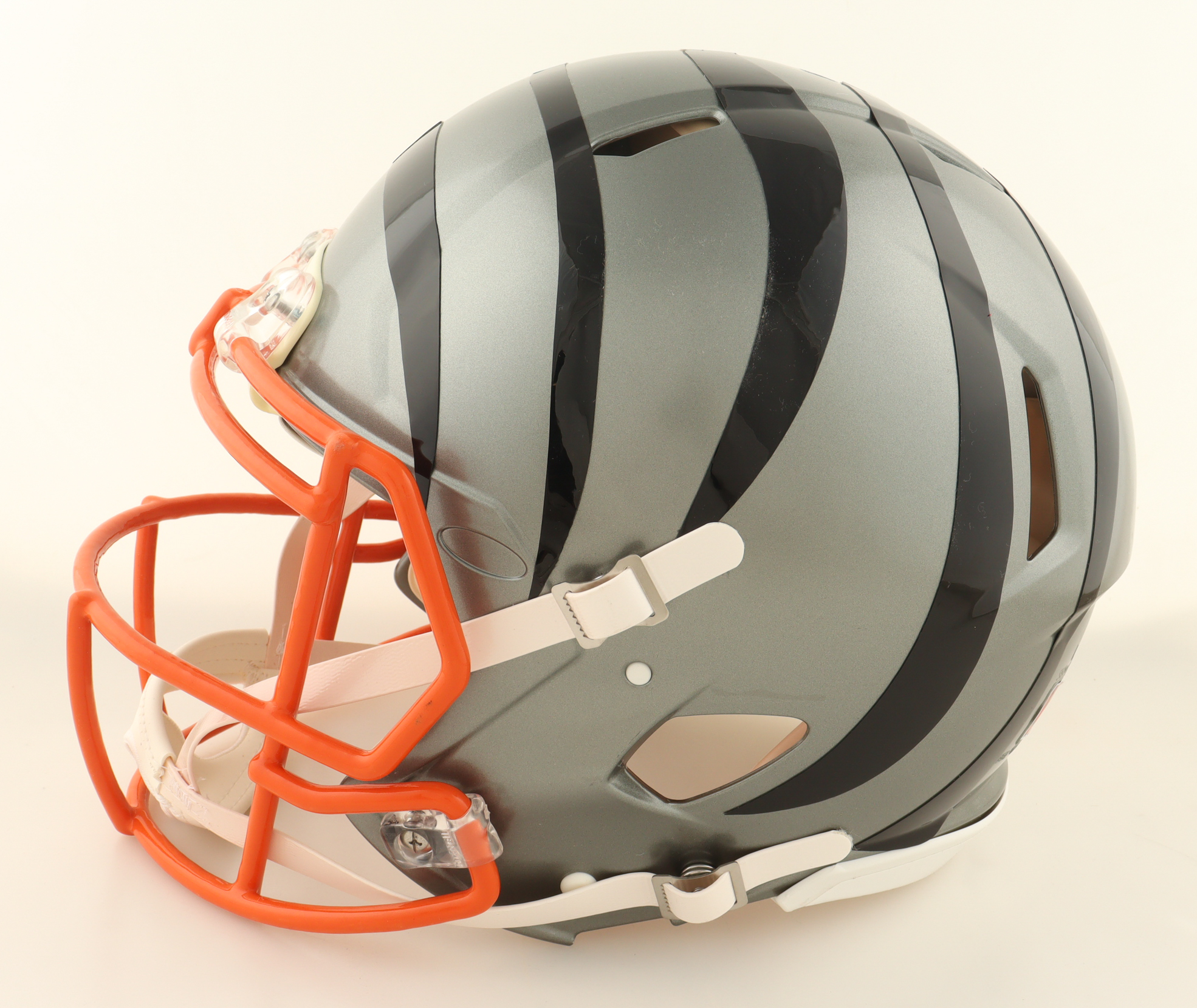 Tee Higgins Signed Bengals Full-Size Authentic On-Field Flash Alternate Speed Helmet (Beckett) at PristineAuction.com Tee Higgins Signed Bengals Full-Size Authentic On-Field Flash Alternate Speed Helmet (Beckett) at PristineAuction.com