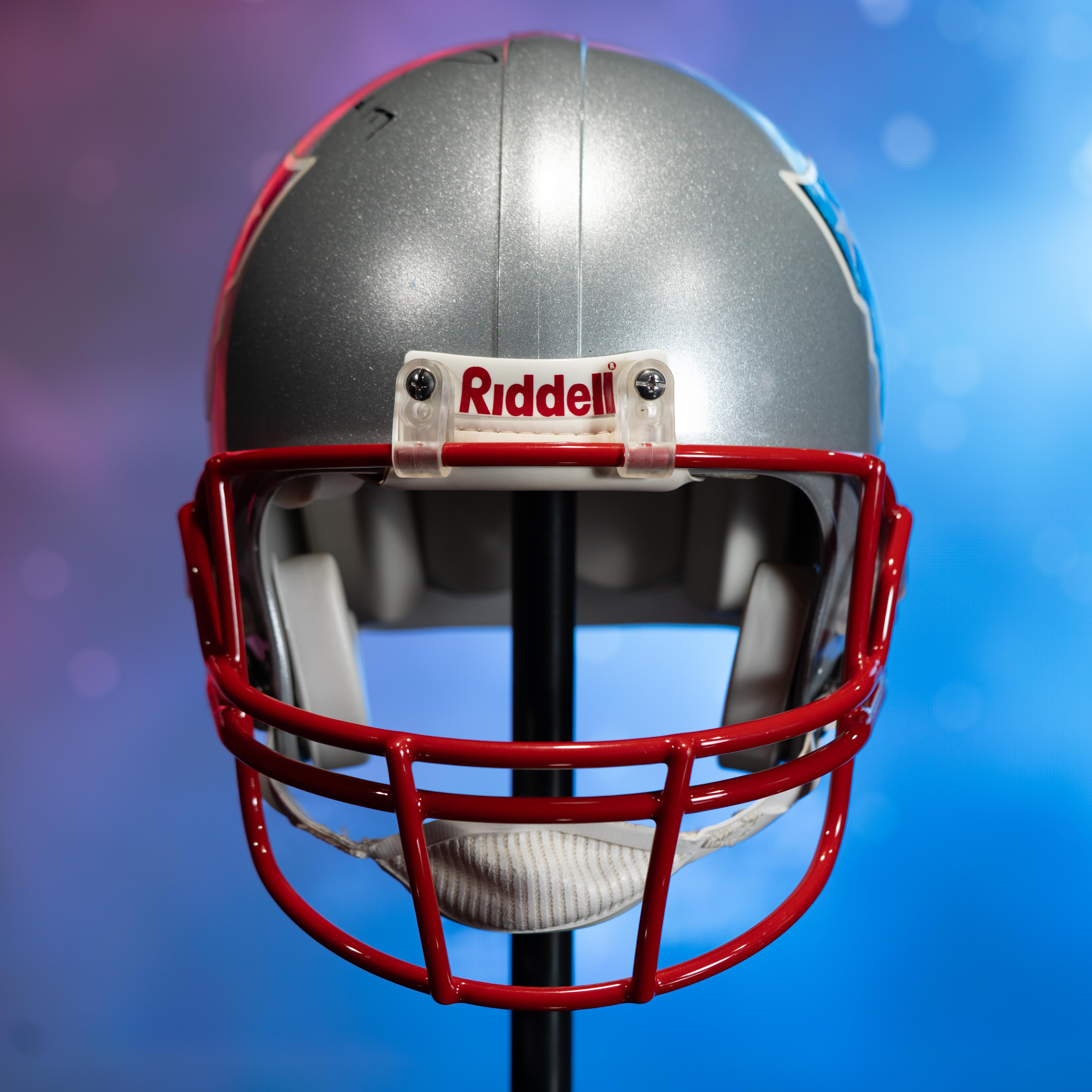 Tom Brady Signed Patriots Full-Size Authentic On-Field Helmet Inscribed "2000 Pick #199" (Fanatics) at PristineAuction.com Tom Brady Signed Patriots Full-Size Authentic On-Field Helmet Inscribed "2000 Pick #199" (Fanatics) at PristineAuction.com