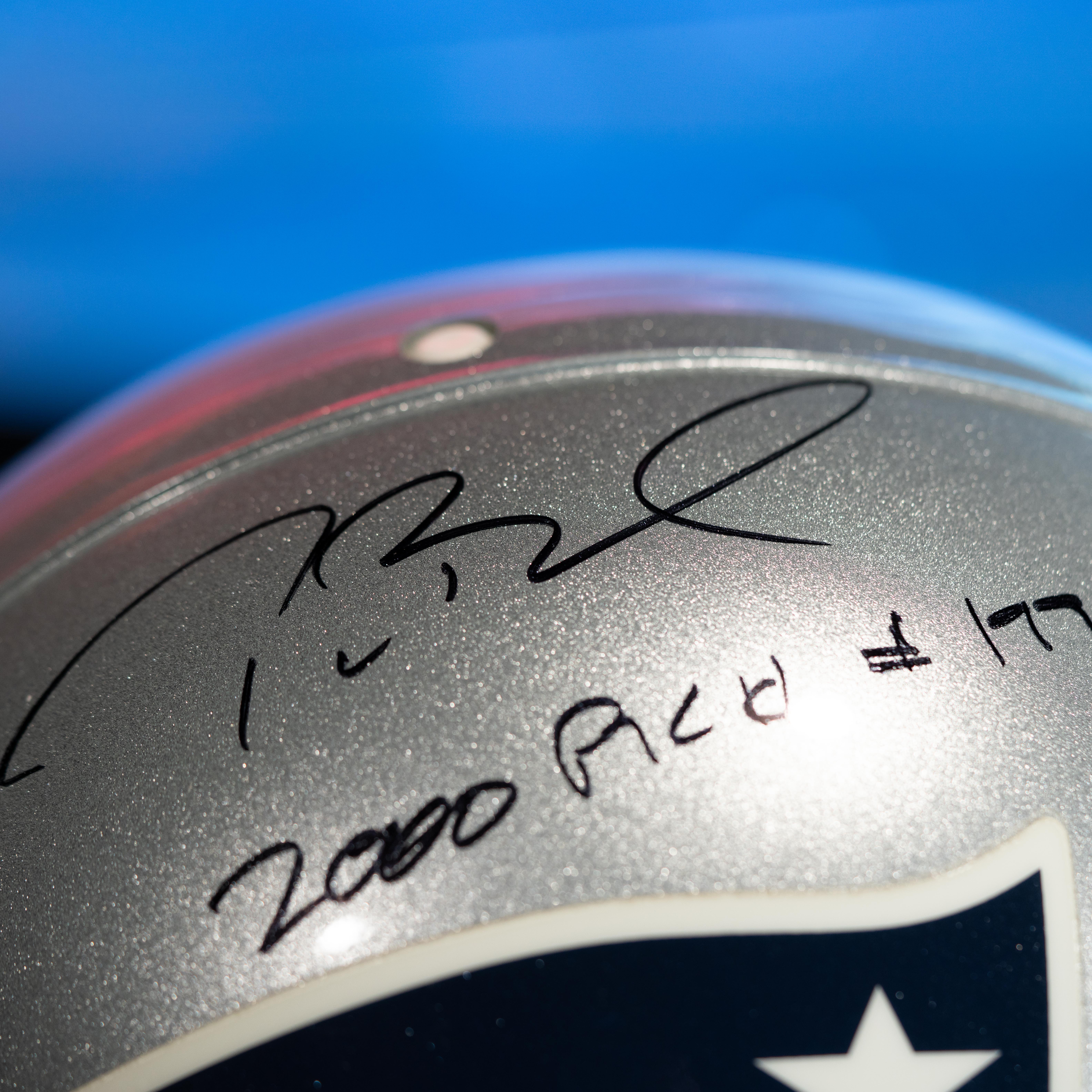 Tom Brady Signed Patriots Full-Size Authentic On-Field Helmet Inscribed "2000 Pick #199" (Fanatics) at PristineAuction.com Tom Brady Signed Patriots Full-Size Authentic On-Field Helmet Inscribed "2000 Pick #199" (Fanatics) at PristineAuction.com