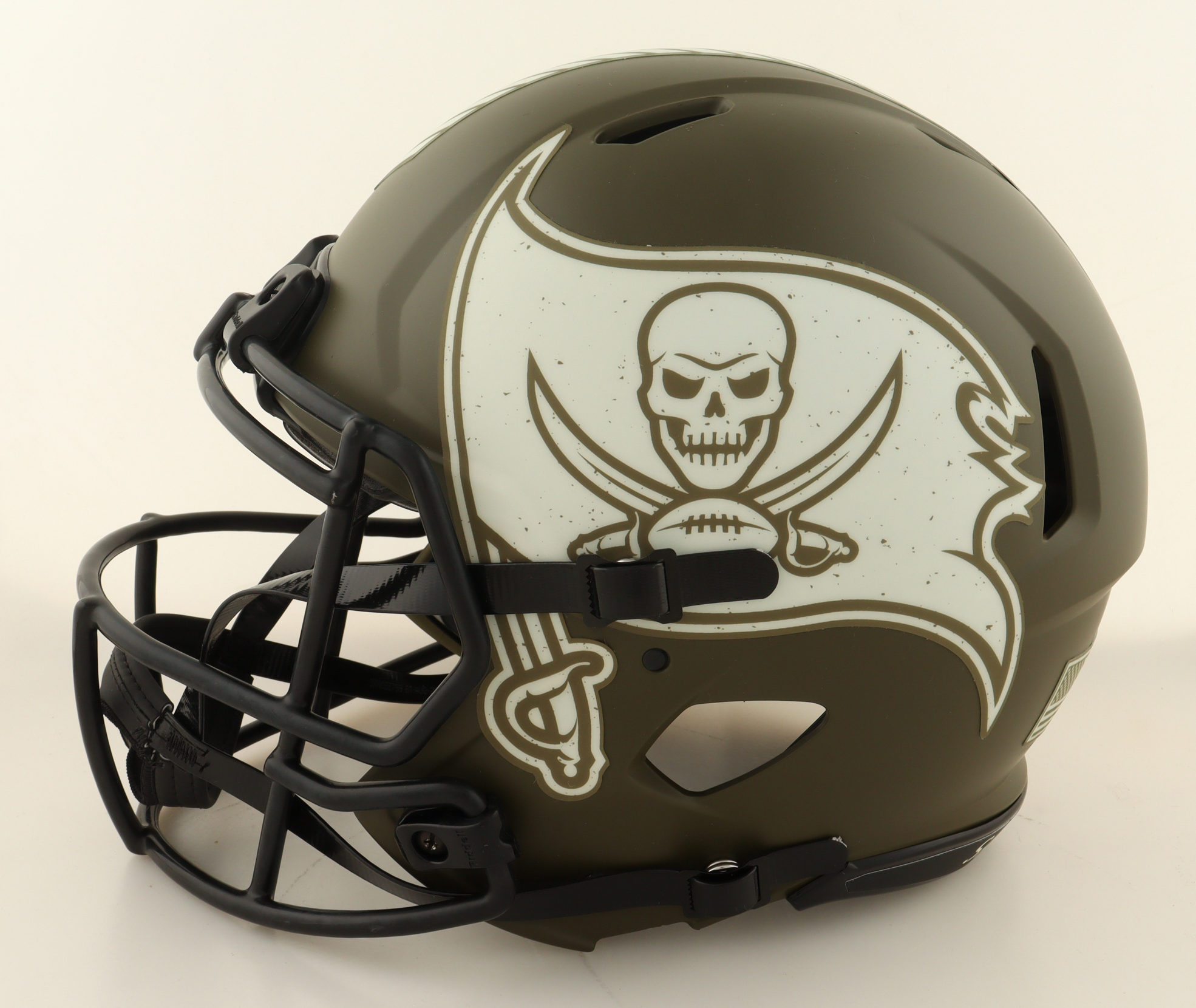 Rachaad White Signed Buccaneers Salute To Service Full-Size Authentic On-Field Speed Helmet (Beckett) at PristineAuction.com Rachaad White Signed Buccaneers Salute To Service Full-Size Authentic On-Field Speed Helmet (Beckett) at PristineAuction.com