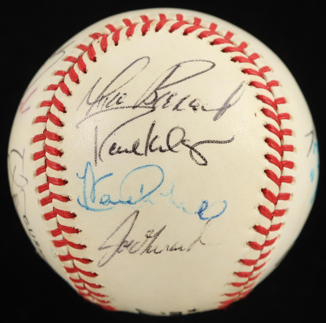 1989 Cubs ONL Baseball Signed by (13) with Andre Dawson, Dwight Smith, Mark Grace, Jeff Pico (Beckett) at PristineAuction.com 1989 Cubs ONL Baseball Signed by (13) with Andre Dawson, Dwight Smith, Mark Grace, Jeff Pico (Beckett) at PristineAuction.com