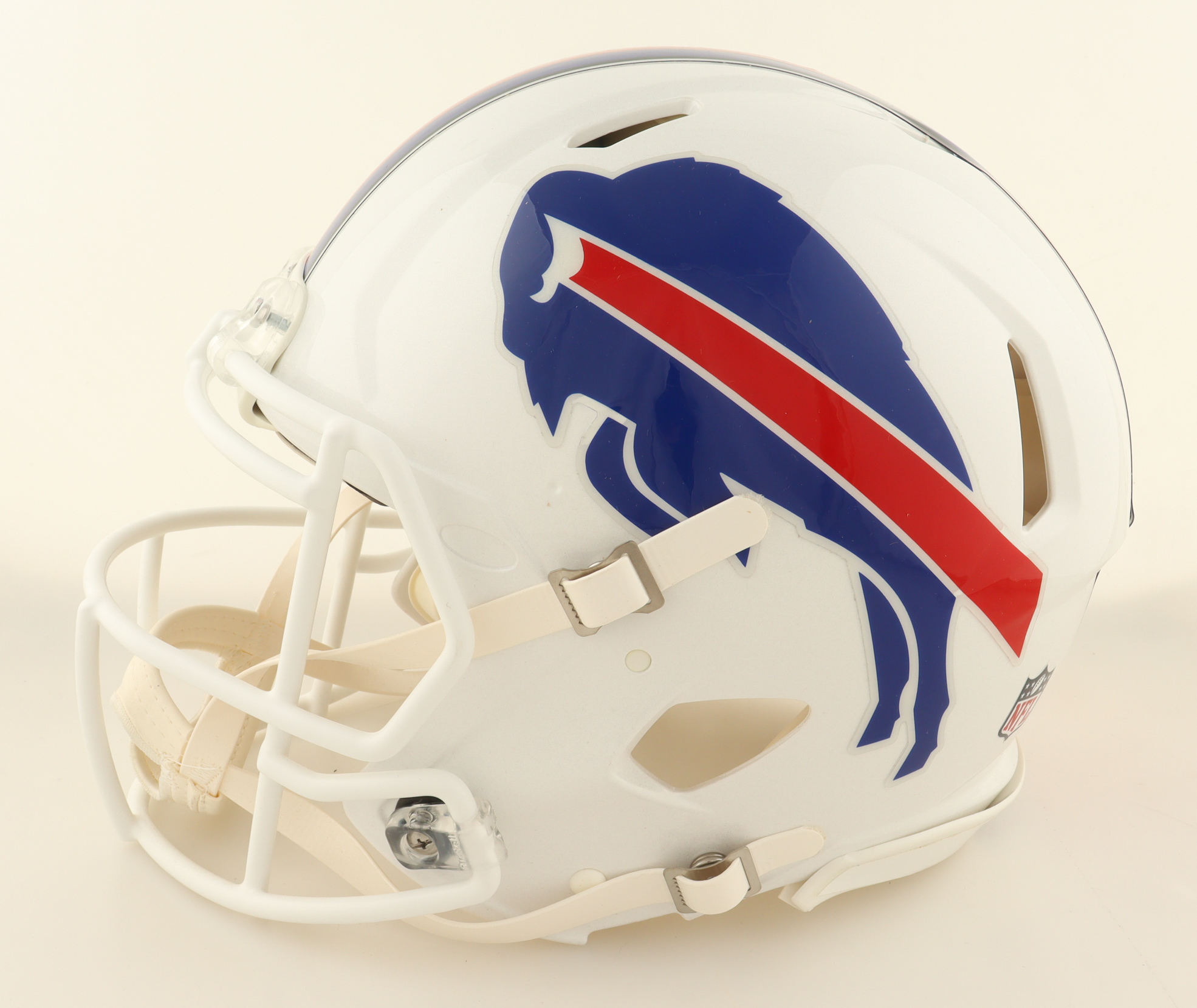 Von Miller Signed Bills Full-Size Authentic On-Field Speed Helmet (Beckett) at PristineAuction.com Von Miller Signed Bills Full-Size Authentic On-Field Speed Helmet (Beckett) at PristineAuction.com