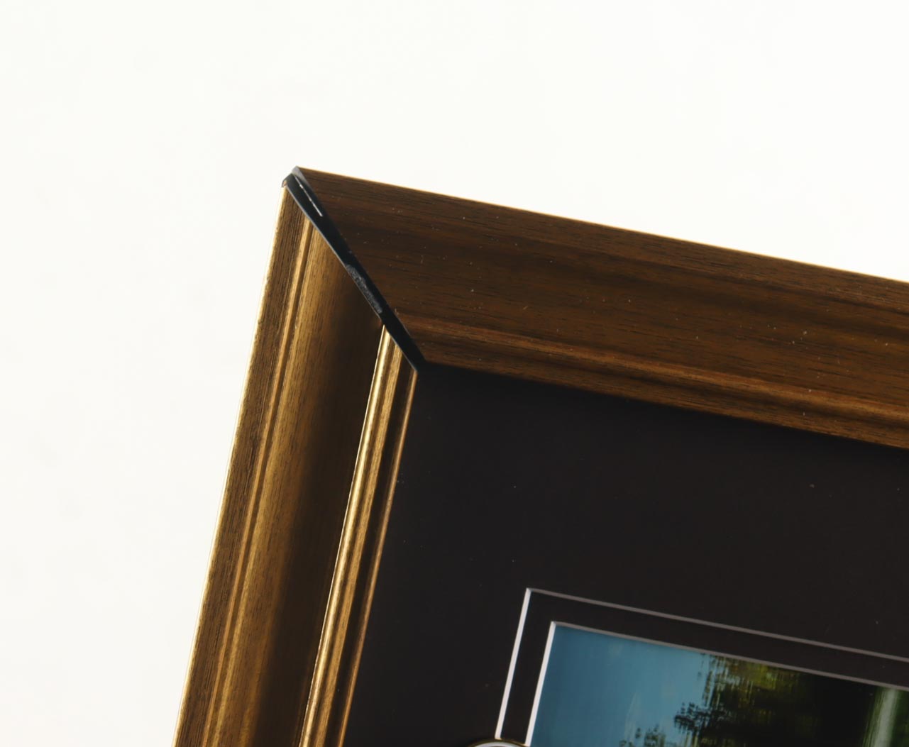 "The Masters Augusta National Golf Course" Custom Framed Photo Display with Masters Pin at PristineAuction.com "The Masters Augusta National Golf Course" Custom Framed Photo Display with Masters Pin at PristineAuction.com