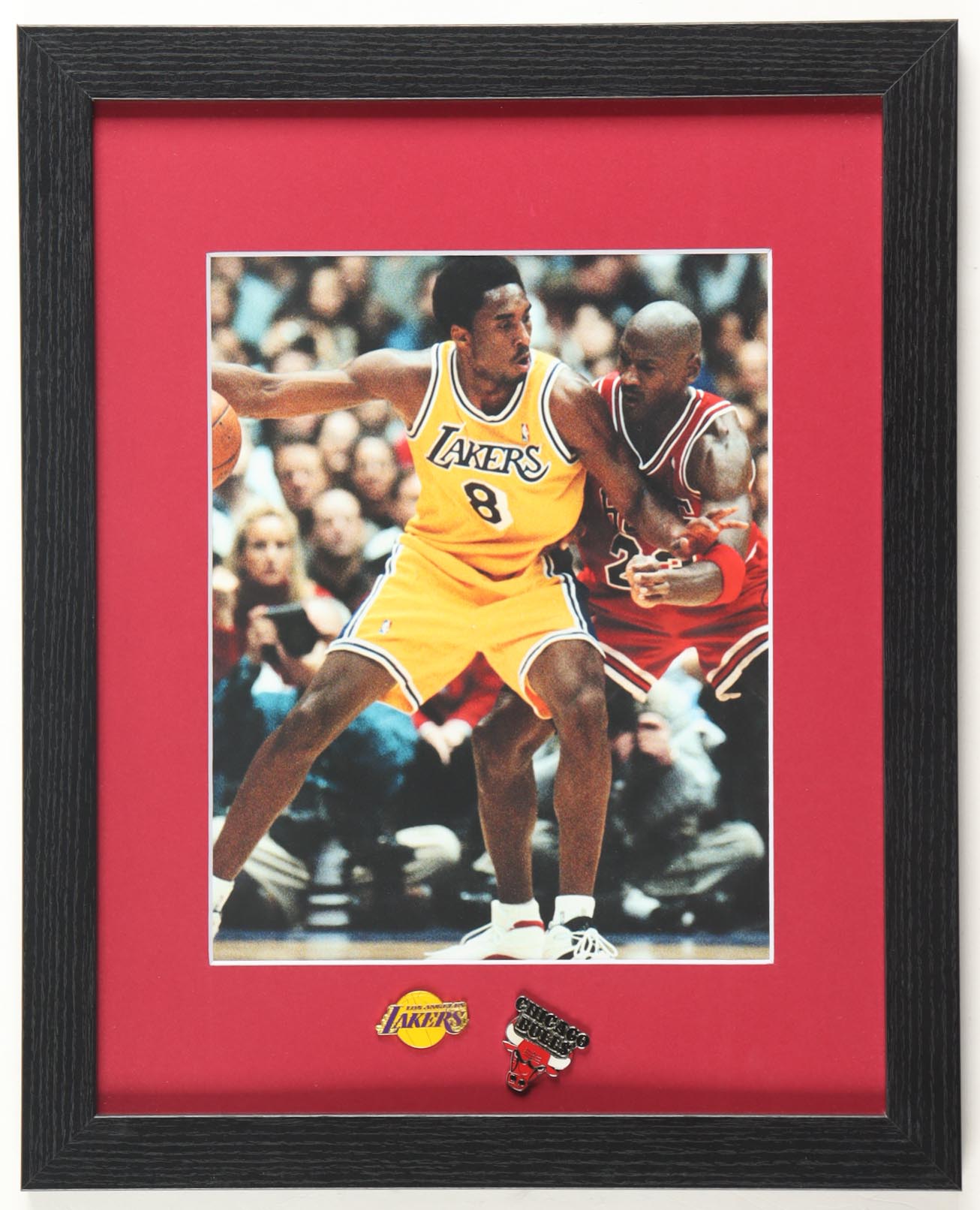 Michael Jordan vs Kobe Bryant Custom Framed Photo Display with Lakers & Bulls Logo Pin at PristineAuction.com Michael Jordan vs Kobe Bryant Custom Framed Photo Display with Lakers & Bulls Logo Pin at PristineAuction.com