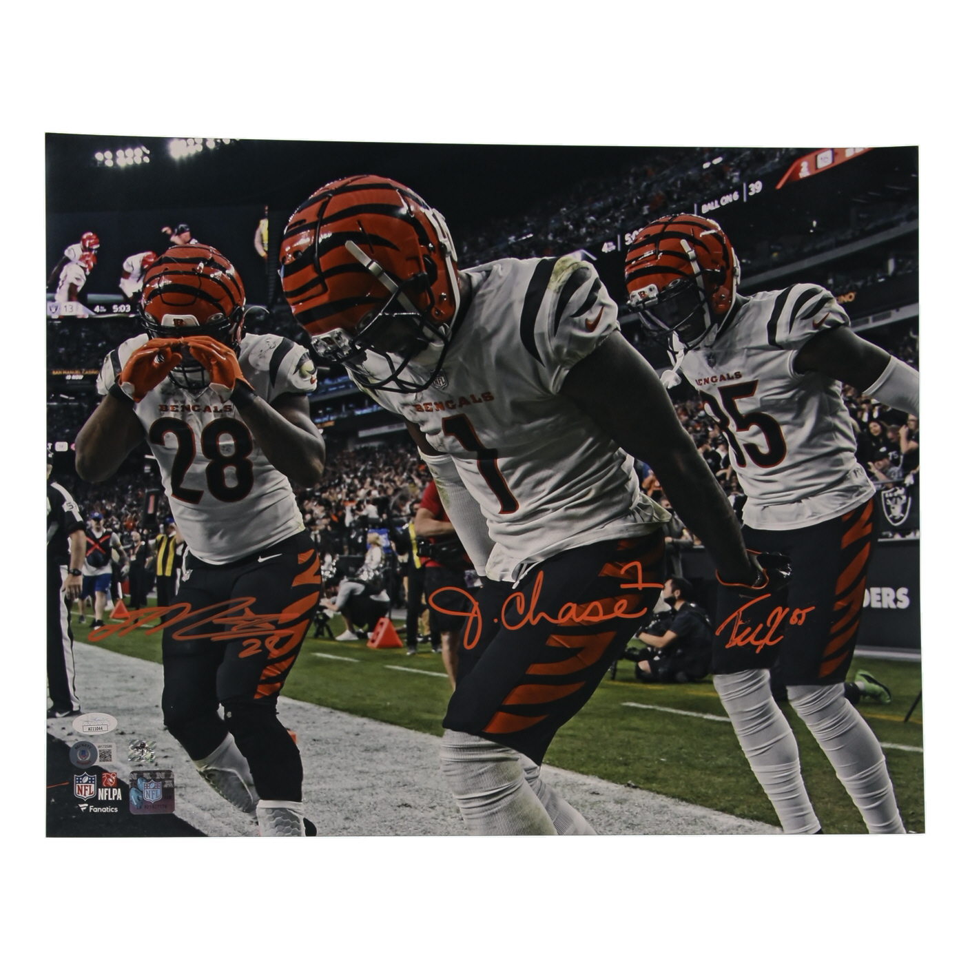 Joe Mixon, Tee Higgins & Ja'Marr Chase Signed Bengals 16x20 Photo (JSA, Beckett & Chase) at PristineAuction.com Joe Mixon, Tee Higgins & Ja'Marr Chase Signed Bengals 16x20 Photo (JSA, Beckett & Chase) at PristineAuction.com