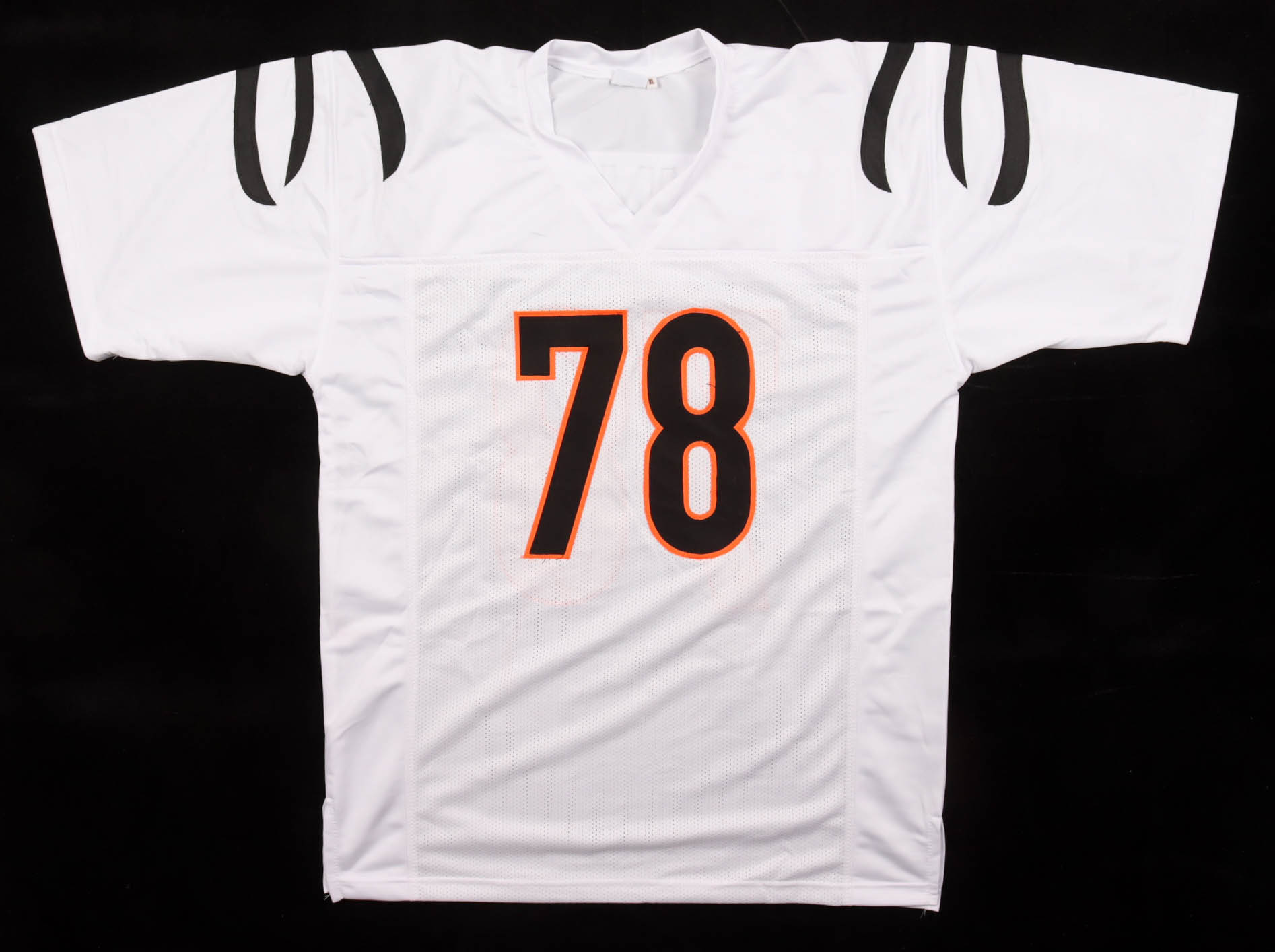 Anthony Munoz Signed Jersey (Beckett) at PristineAuction.com Anthony Munoz Signed Jersey (Beckett) at PristineAuction.com